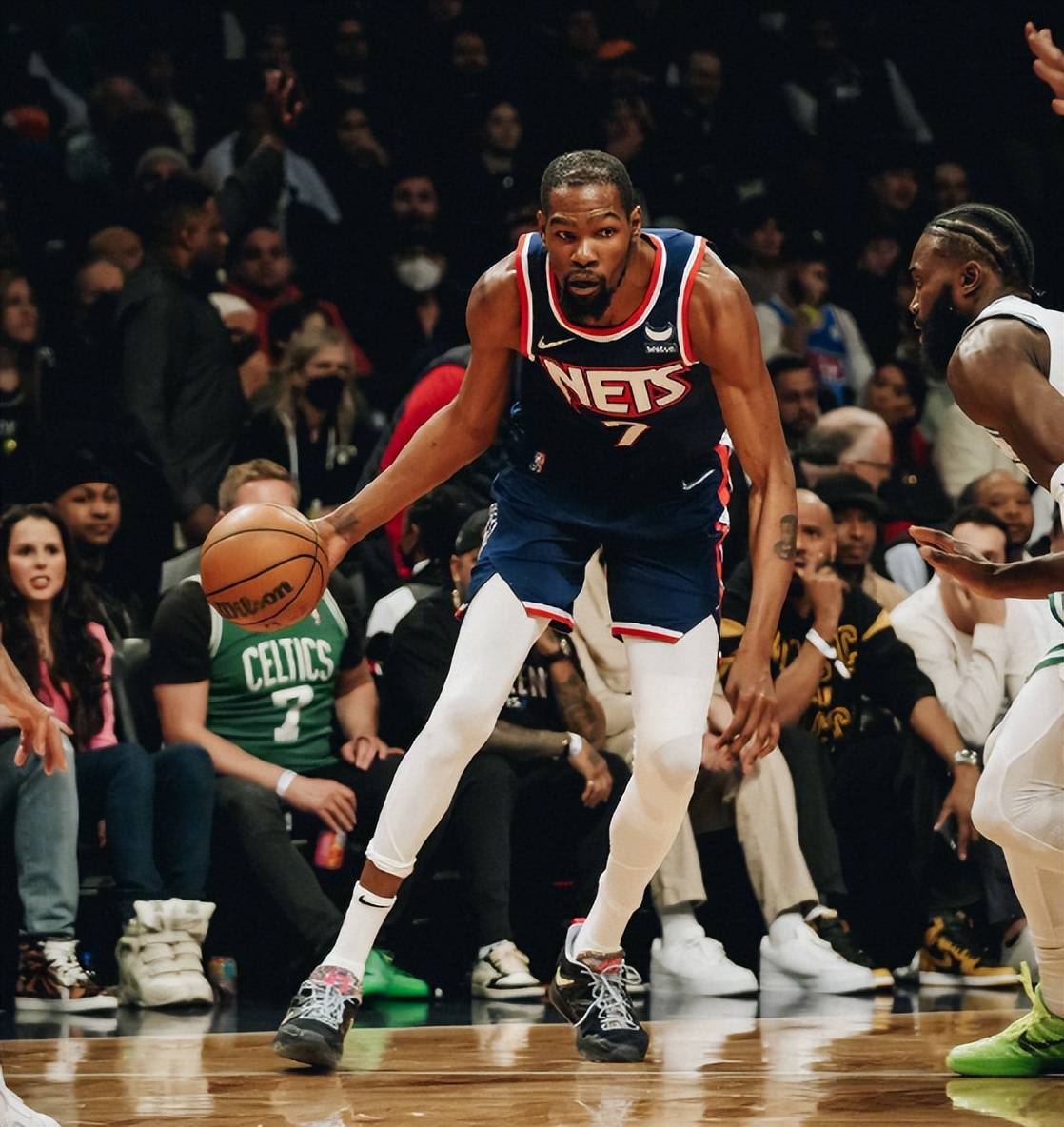 赛地聚焦——德国杯今晚热度飙升，浙江队伤情更新，话题不断，控场能力受关注的简单介绍