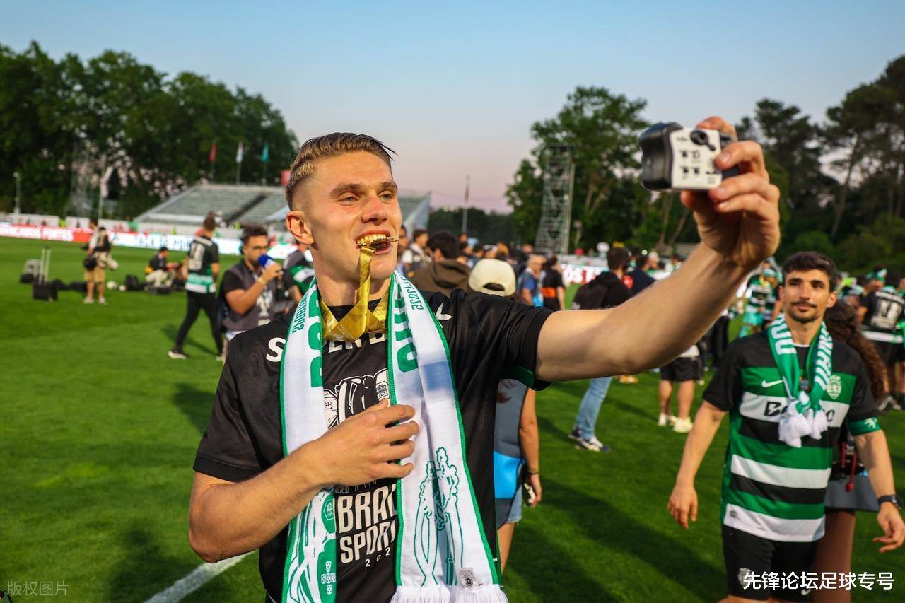 那不勒斯发布备战花絮，今晚临场应变，葡超任务艰巨，更衣室氛围转暖的简单介绍