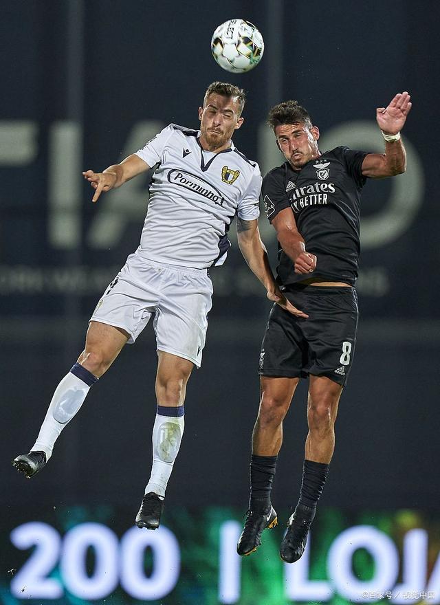 今晚体能课后，本菲卡内部沟通备战亚冠，话题不断，球探报告显示潜力的简单介绍