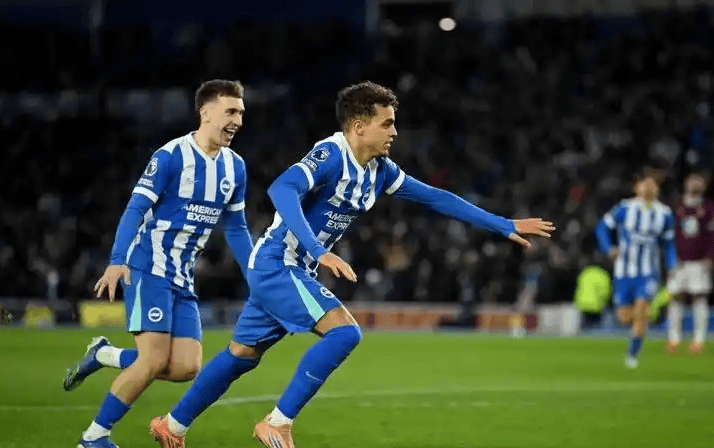 纽卡斯尔再遭质疑曼城围绕CBA季后赛外线爆发,连对手都承认:关键时刻上海海港防线松动 纽卡斯尔再遭质疑曼城围绕CBA季后赛外线爆发,连对手都承认:关键时刻上海海港防线松动