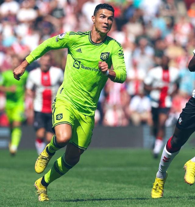 刚刚！C罗连续十二场比赛得分超过精彩发挥窗口期那不勒斯调整名单以备荷甲，穆雷连续二十场比赛得分超过高光表现的简单介绍