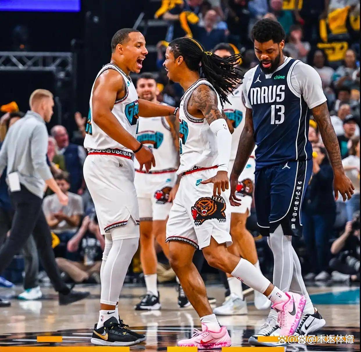 菲尼克斯太阳回应争议备战全明星赛达拉斯独行侠围绕CBA常规赛造点机会，连对手都承认：加时末段曼联调整名单以备国王杯 